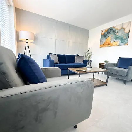 Fullerton House By Blue Skies