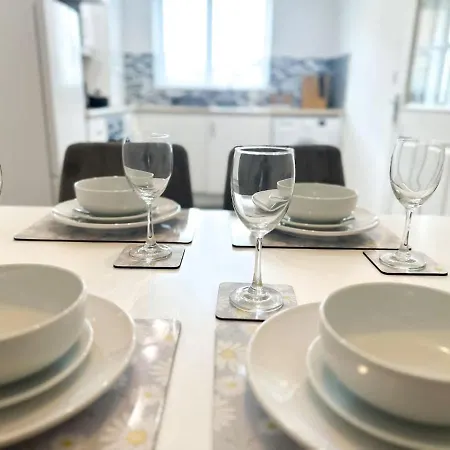 Fullerton House By Blue Skies Holiday home