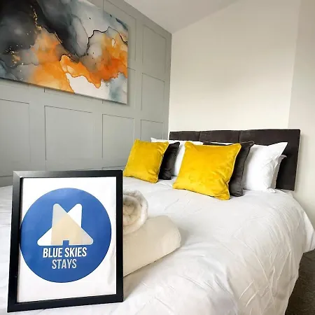 Fullerton House By Blue Skies Holiday home Thornaby on Tees